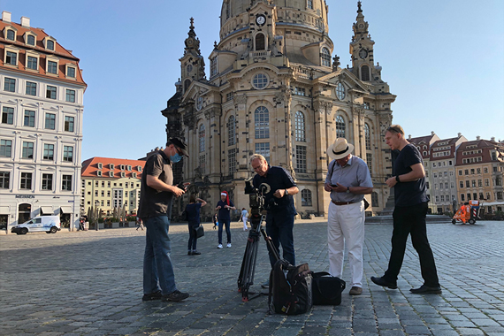 Drehort: Frauenkirche Dresden<br />Dreharbeiten mit Ernst Hirsch, dem „Auge von Dresden“<br />Foto: Isa Rekkab 